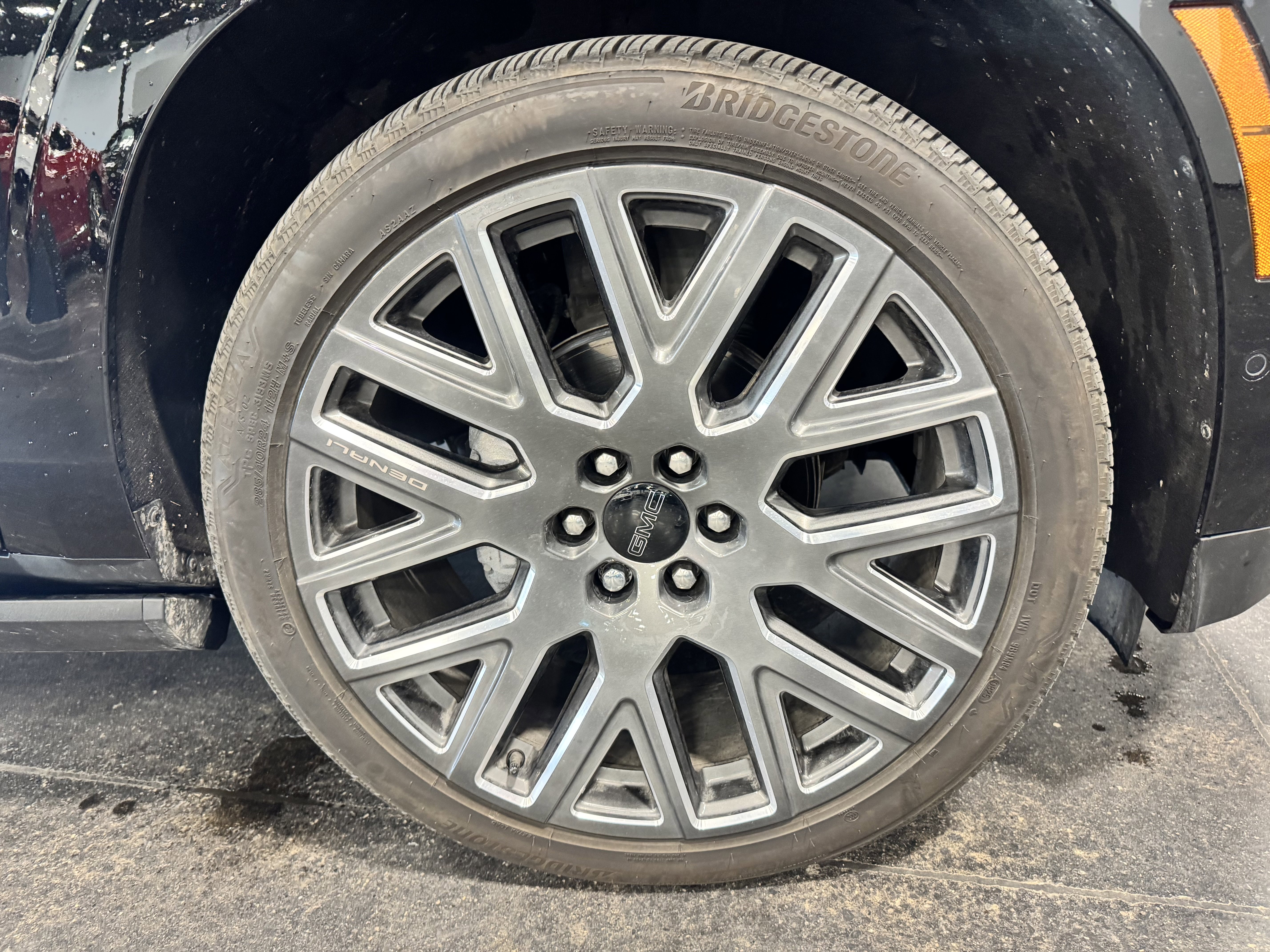 Used 2025 GMC Yukon XL Denali Ultimate image 29