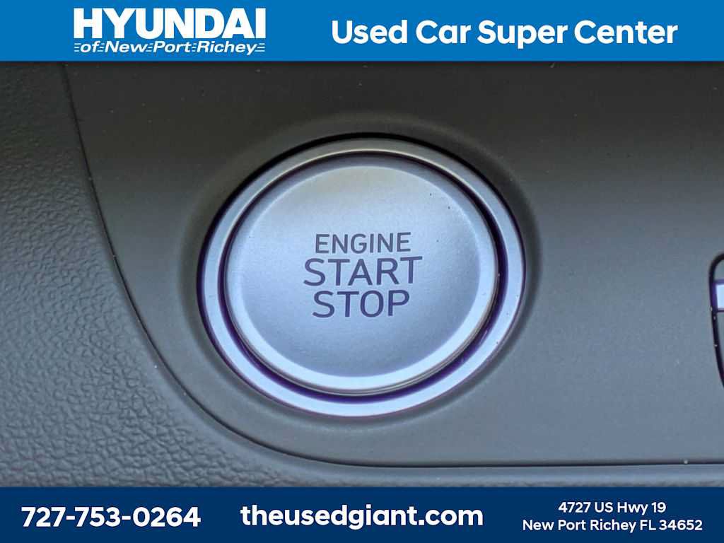Certified 2025 Hyundai Elantra SEL FWD image 33