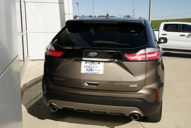 Used 2019 Ford Edge Titanium image 4