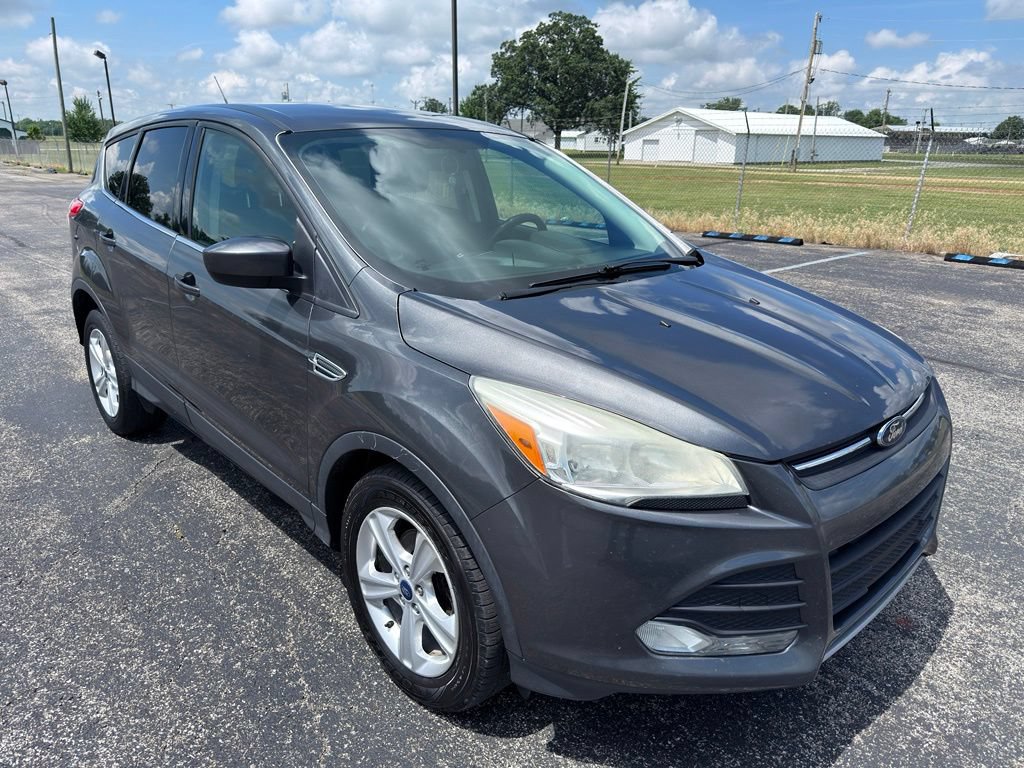 Used 2015 Ford Escape SE FWD image 2