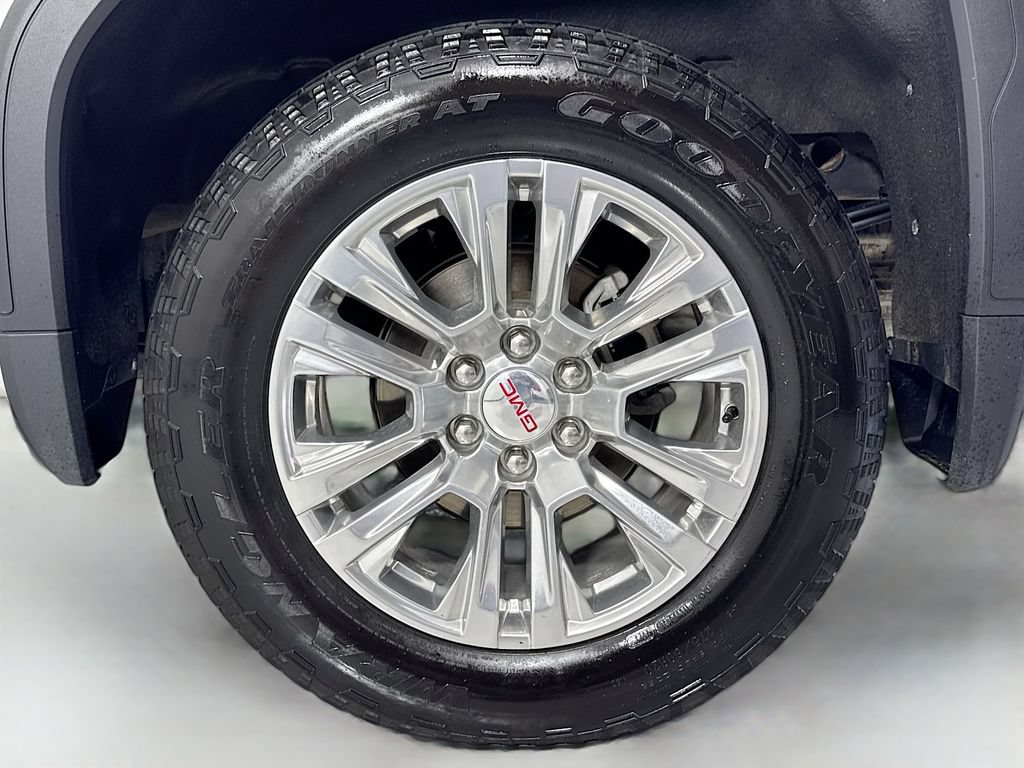 Used 2024 GMC Sierra 1500 Denali w/ Technology Package AWD/4WD image 12