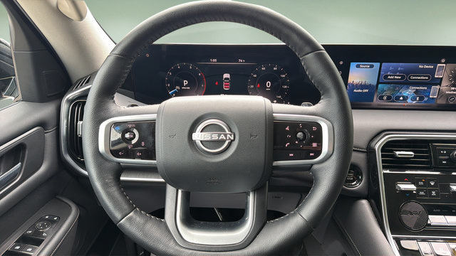 Used 2025 Nissan Armada SV AWD/4WD image 9