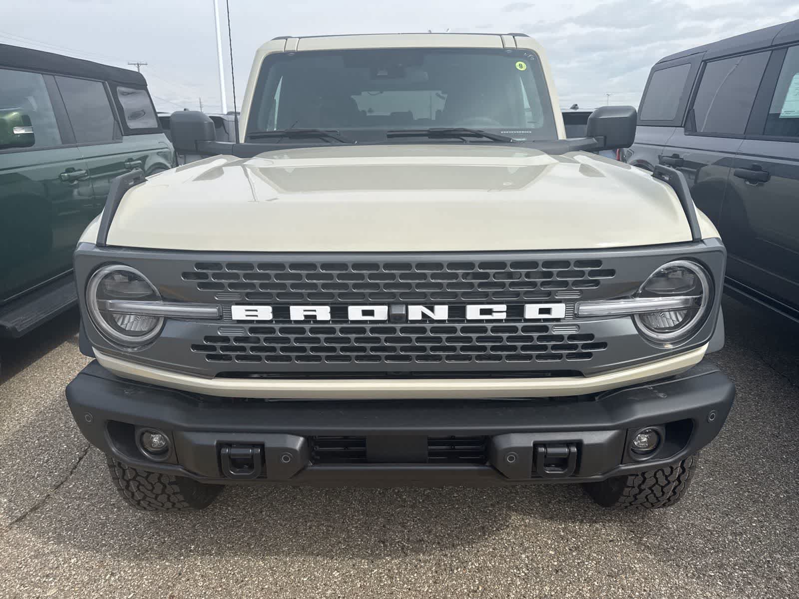 New 2026 Ford Bronco Badlands AWD/4WD image 25