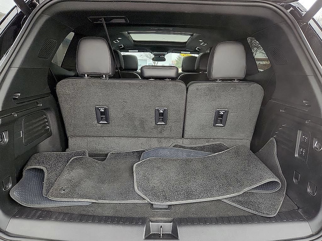 Used 2025 Buick Enclave Avenir w/ Trailering Package, 5000 lbs. AWD/4WD image 30