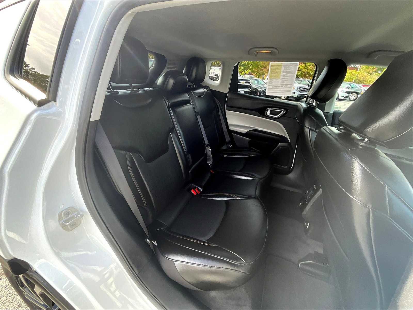 Used 2022 Jeep Compass Limited image 15