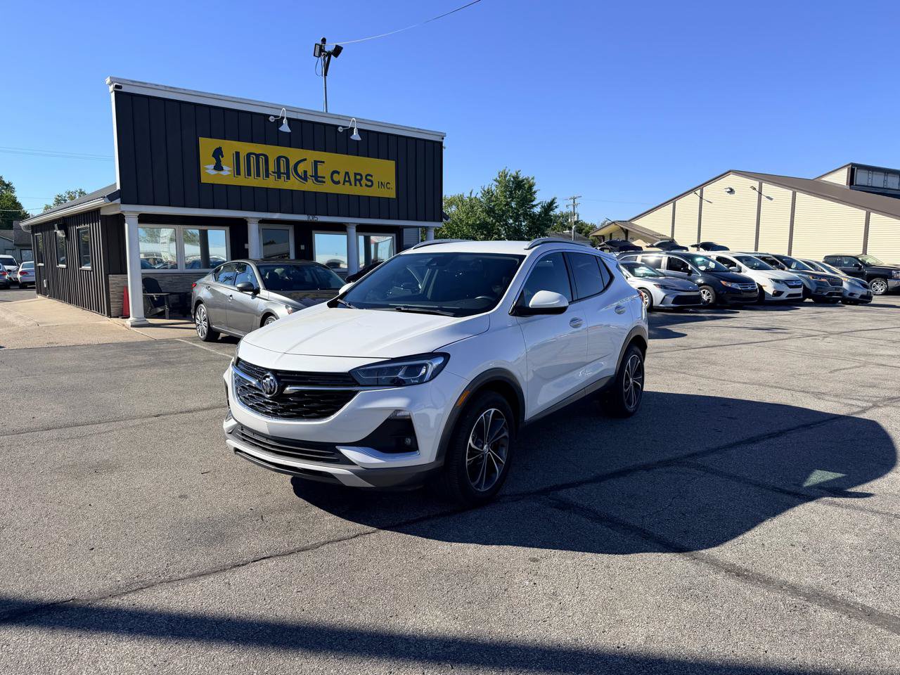 Used 2021 Buick Encore GX Essence FWD image 2