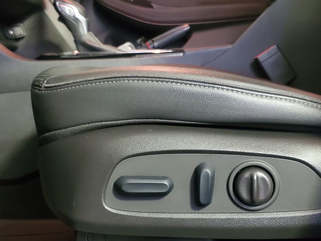 Used 2023 Buick Encore GX Essence w/ Experience Buick Package image 11