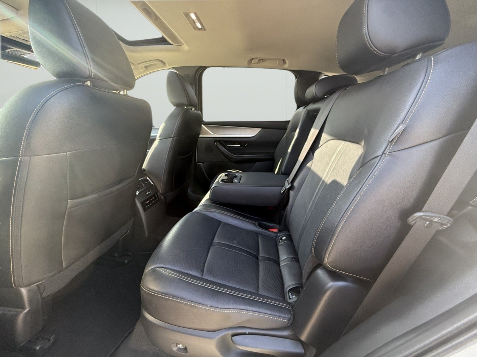 Used 2024 MAZDA CX-90 3.3 Turbo w/ Preferred Plus AWD/4WD image 8