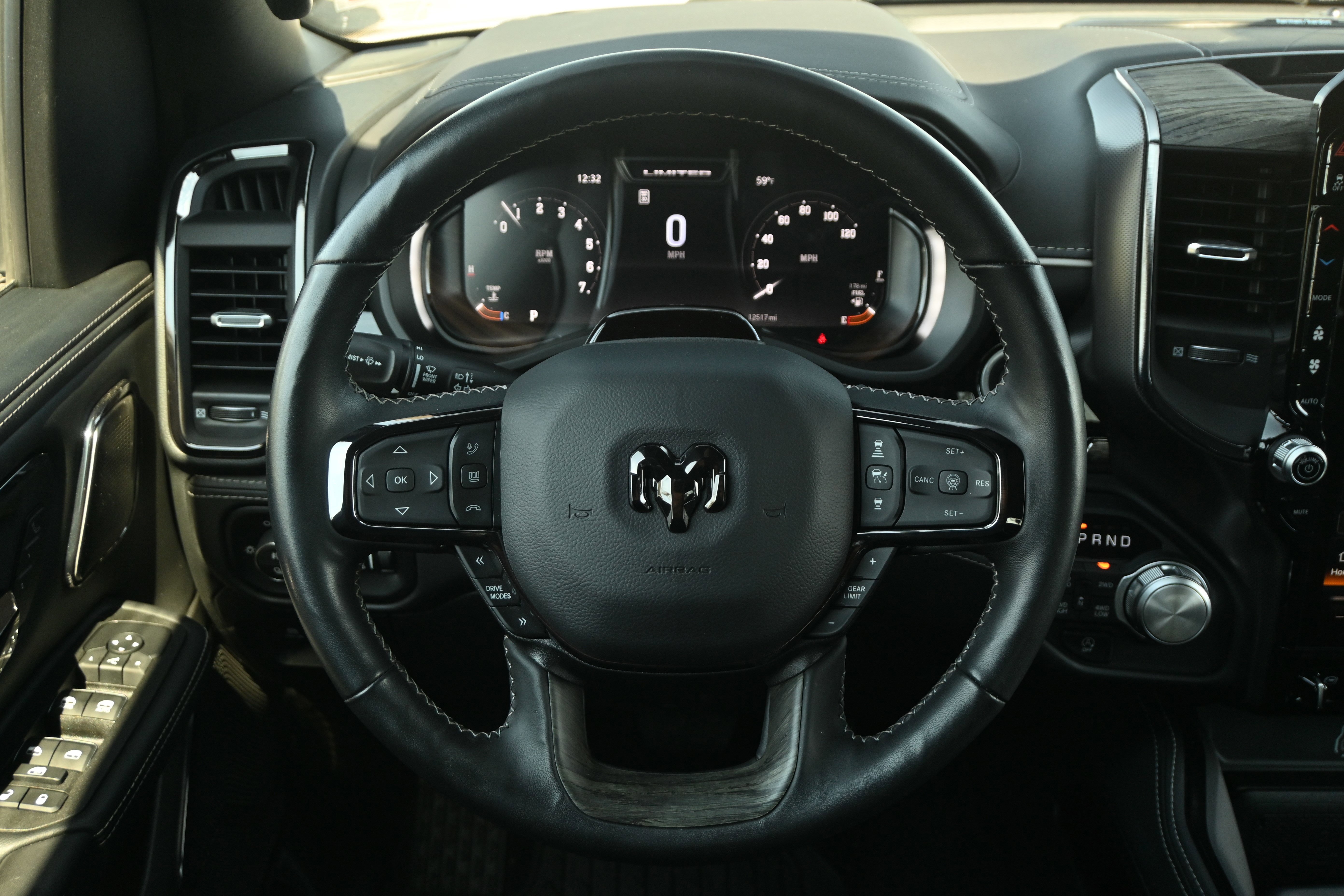 Used 2025 RAM 1500 Limited AWD/4WD image 17