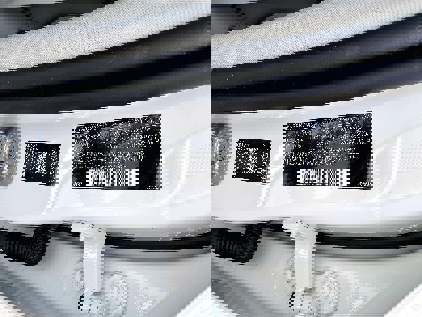 New 2026 Volvo XC60 T8 Ultra w/ Climate Package image 35