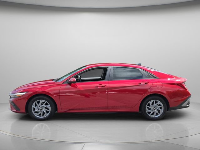Certified 2025 Hyundai Elantra Hybrid FWD image 3