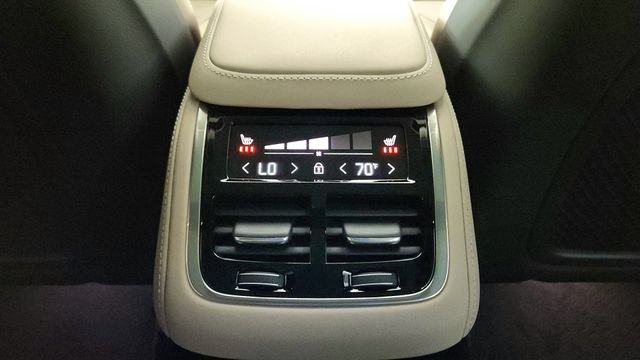 Used 2027 Volvo XC90 B6 Plus AWD/4WD image 33