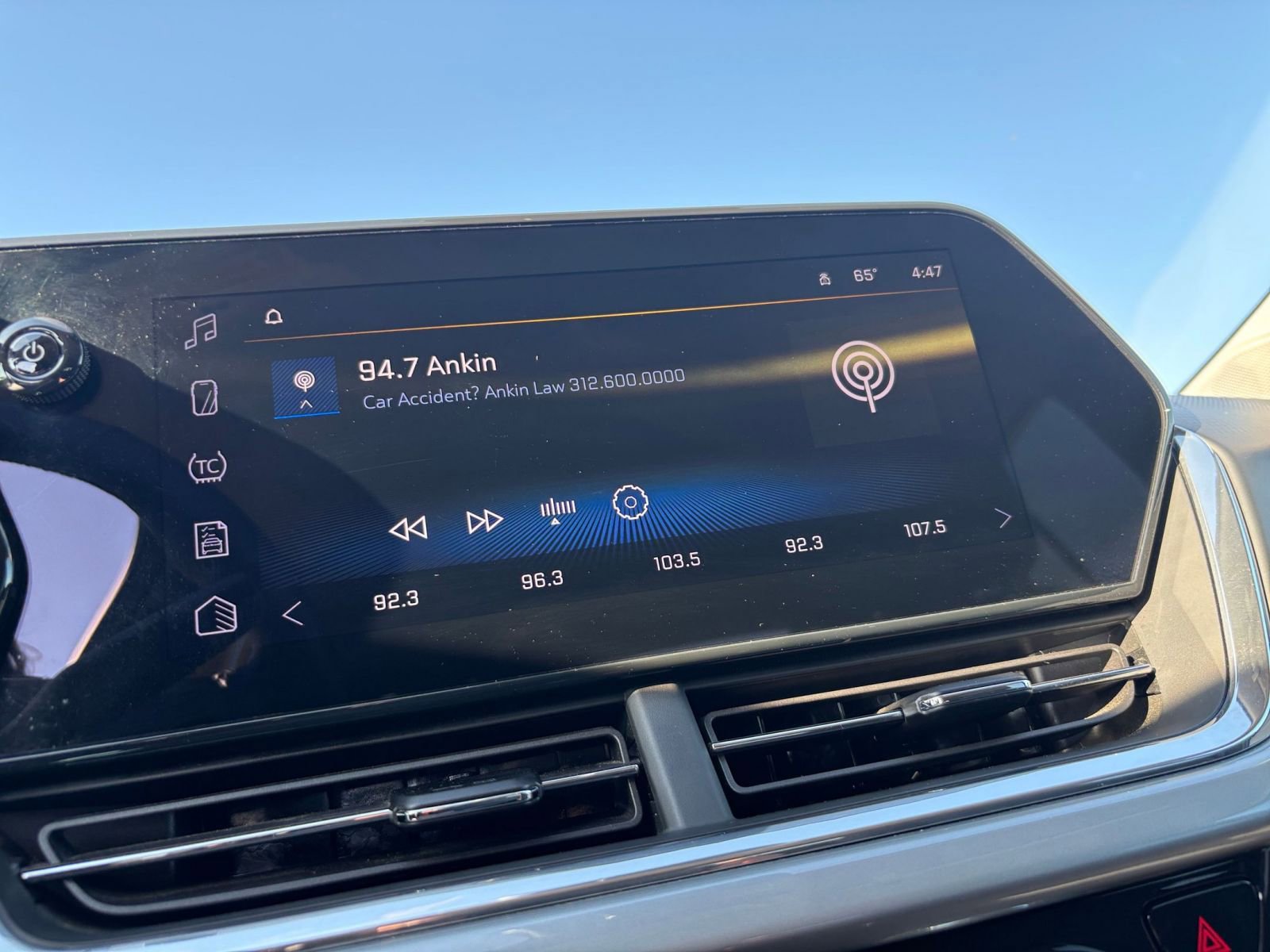 Used 2025 Chevrolet Trax LT w/ LT Convenience Package FWD image 20