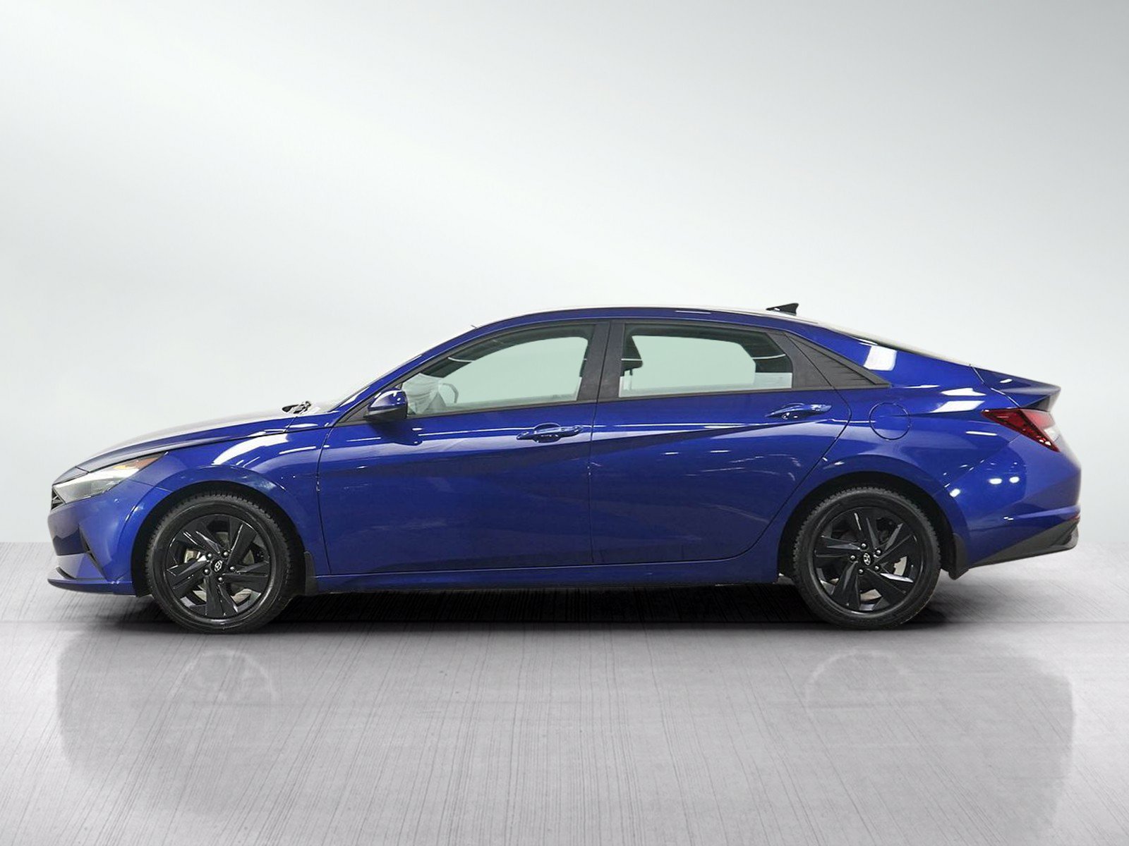 Used 2023 Hyundai Elantra SEL FWD image 2
