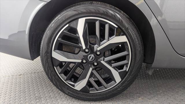 Used 2025 Nissan Versa SR FWD image 32