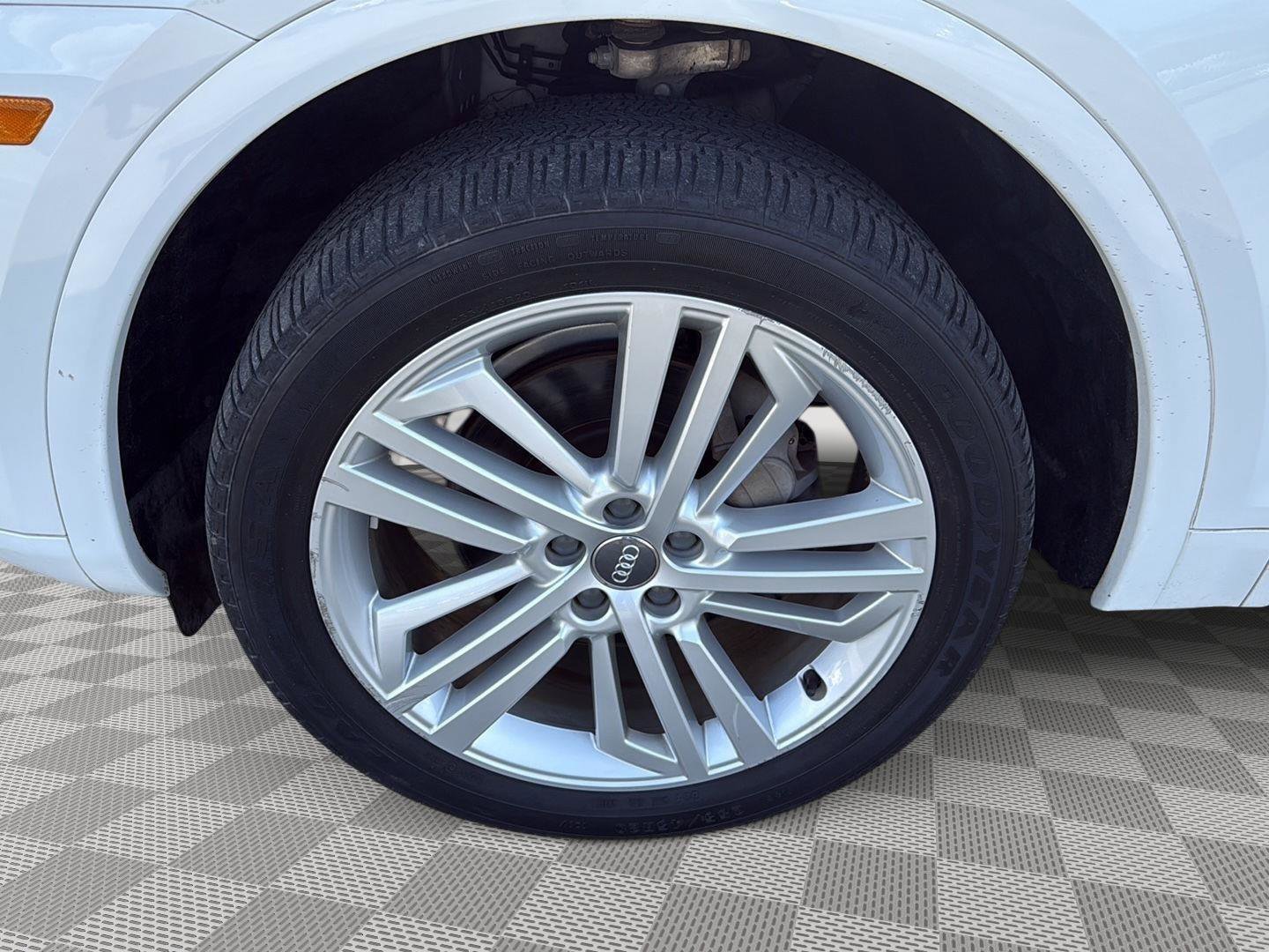 Used 2018 Audi Q5 2.0T Premium Plus w/ Premium Plus Package image 9