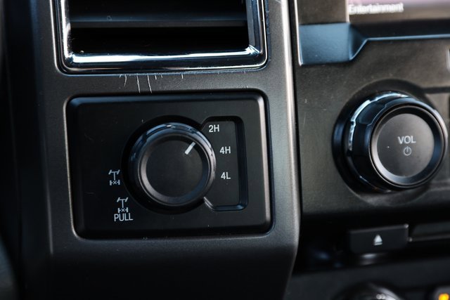 Used 2015 Ford F150 XLT w/ Equipment Group 302A Luxury image 26