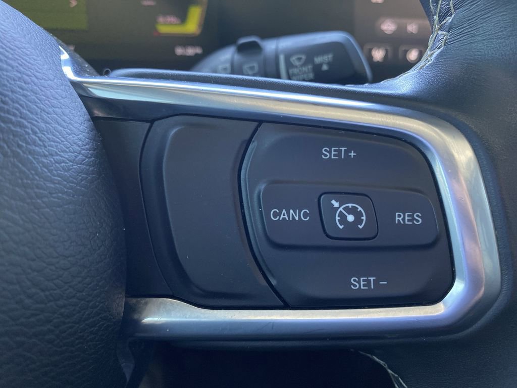 Used 2020 Jeep Wrangler Unlimited Sahara image 9