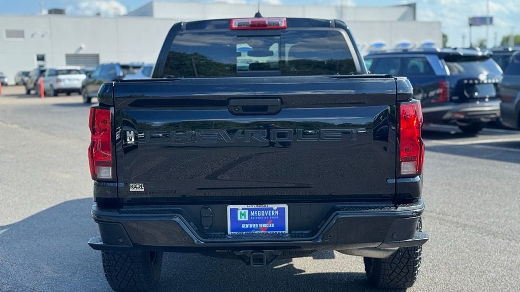 Used 2024 Chevrolet Colorado Trail Boss w/ Advanced Trailering Package AWD/4WD image 3