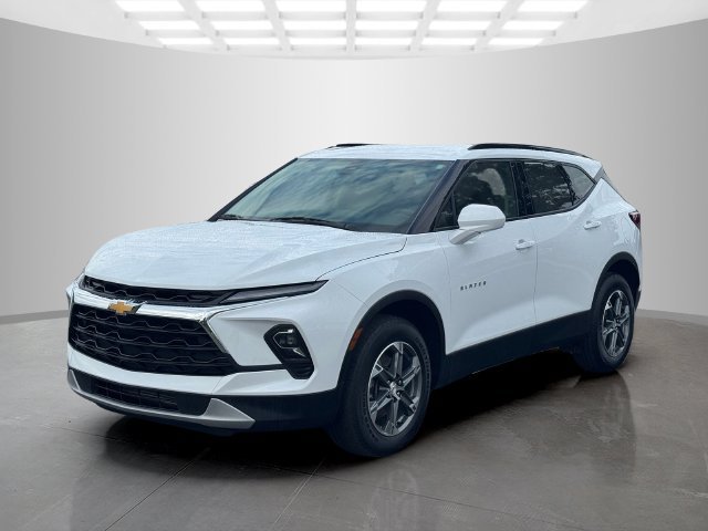 Used 2024 Chevrolet Blazer LT w/ Convenience Package FWD image 3