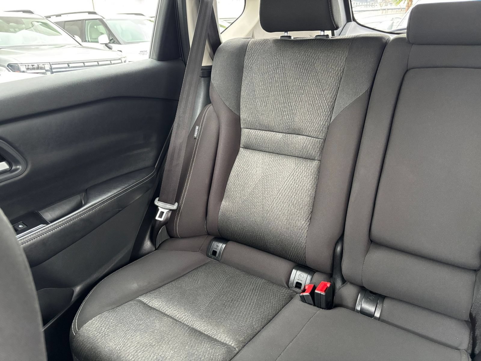 Used 2025 Nissan Rogue SV FWD image 40