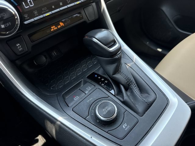 Used 2024 Toyota RAV4 XLE Premium AWD/4WD image 21