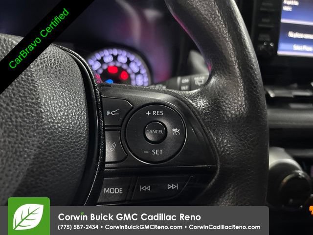 Used 2019 Toyota RAV4 XLE w/ Carpet Mat Package AWD/4WD image 18