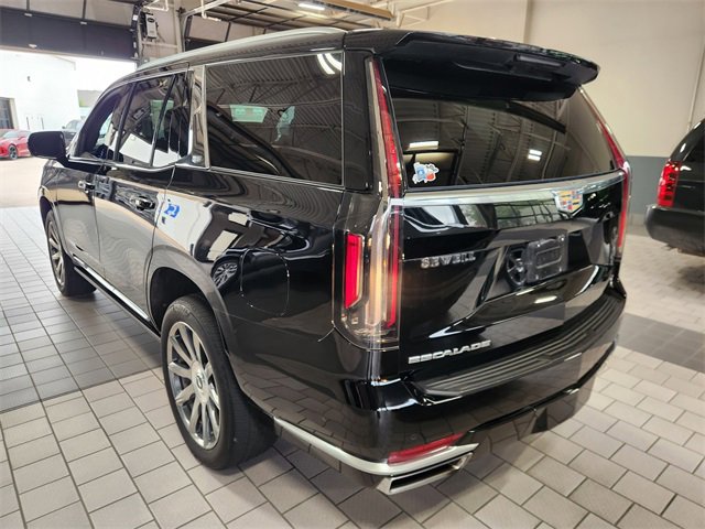 Used 2023 Cadillac Escalade Premium Luxury Platinum w/ Heavy-Duty Trailer Package AWD/4WD image 4