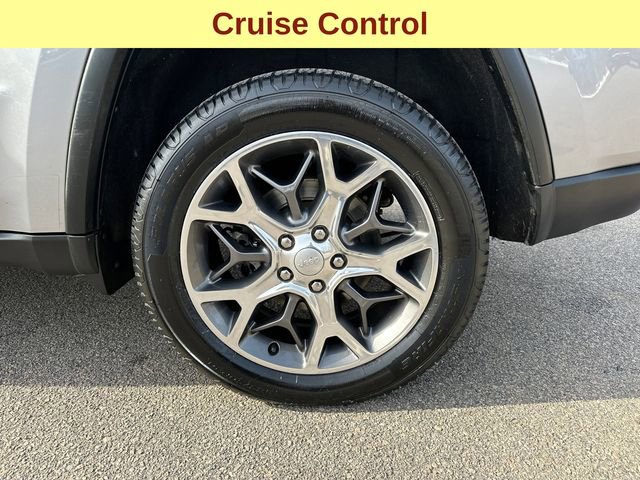 Used 2021 Jeep Grand Cherokee Limited w/ Premium Lighting Group image 12