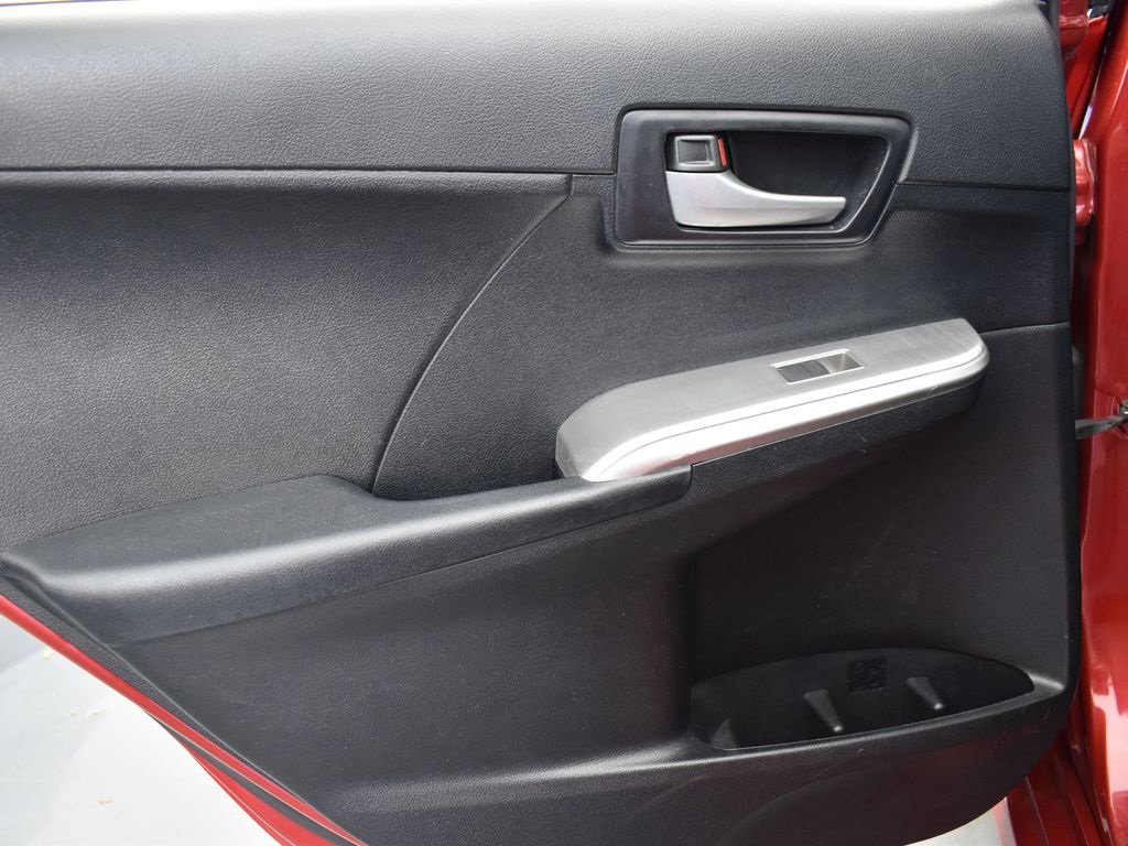 Used 2013 Toyota Camry SE image 21