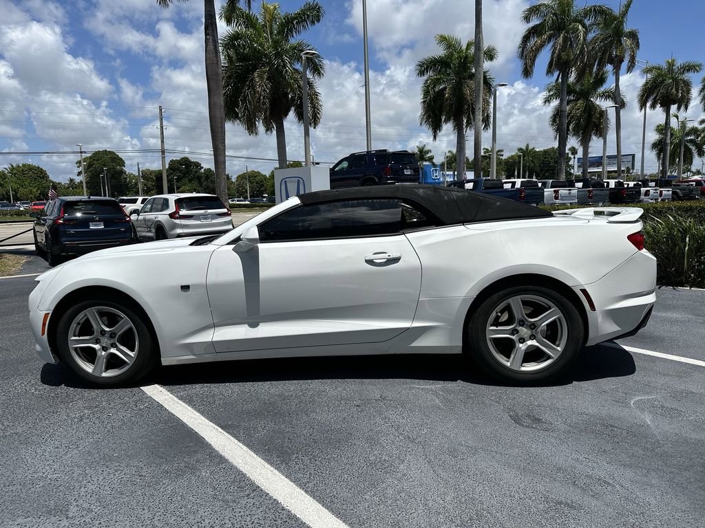 Used 2019 Chevrolet Camaro LT RWD image 5