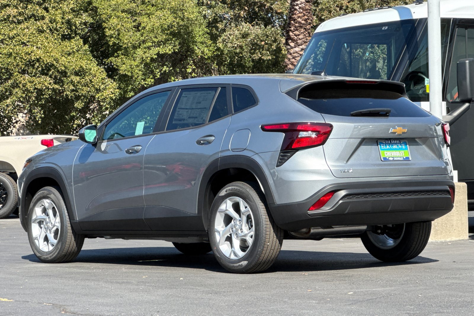 New 2026 Chevrolet Trax LS w/ LS Convenience Package FWD image 5
