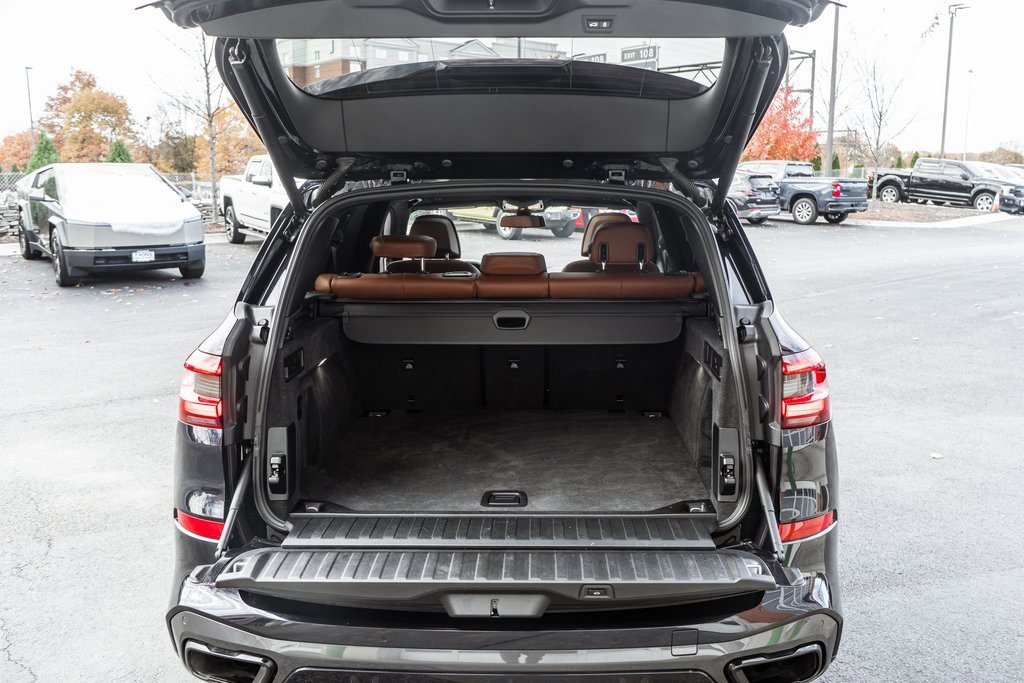 Used 2022 BMW X5 M50i w/ Executive Package image 29