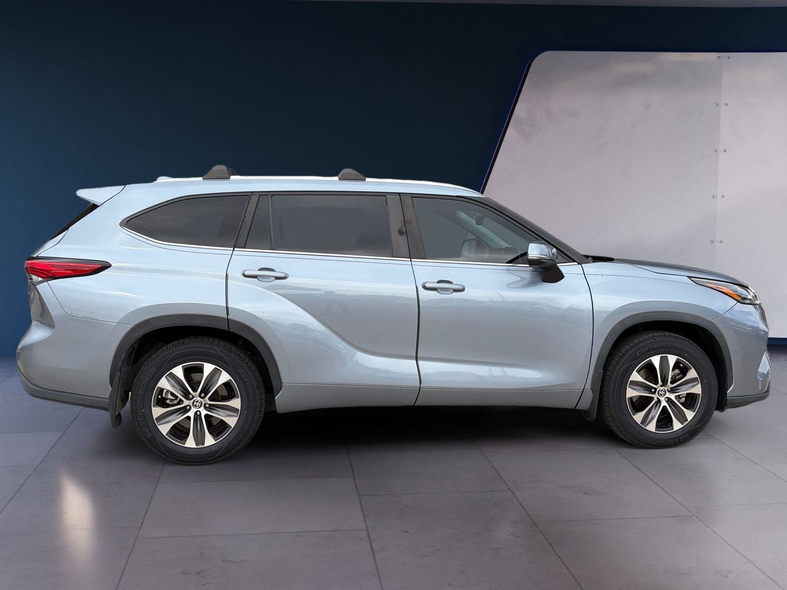 Used 2023 Toyota Highlander XLE image 6