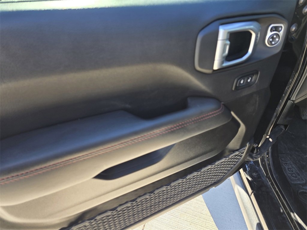 Used 2022 Jeep Wrangler Unlimited Rubicon w/ Cold Weather Group image 22