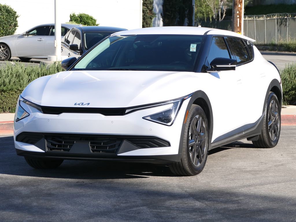 Used 2025 Kia EV6 Light image 7