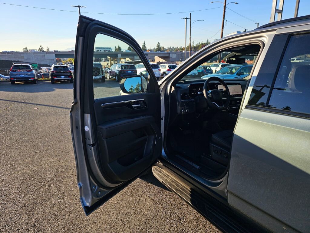 New 2026 Chevrolet Suburban RST w/ Comfort Package image 18