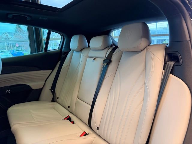 Used 2024 Maserati Grecale GT AWD/4WD image 16