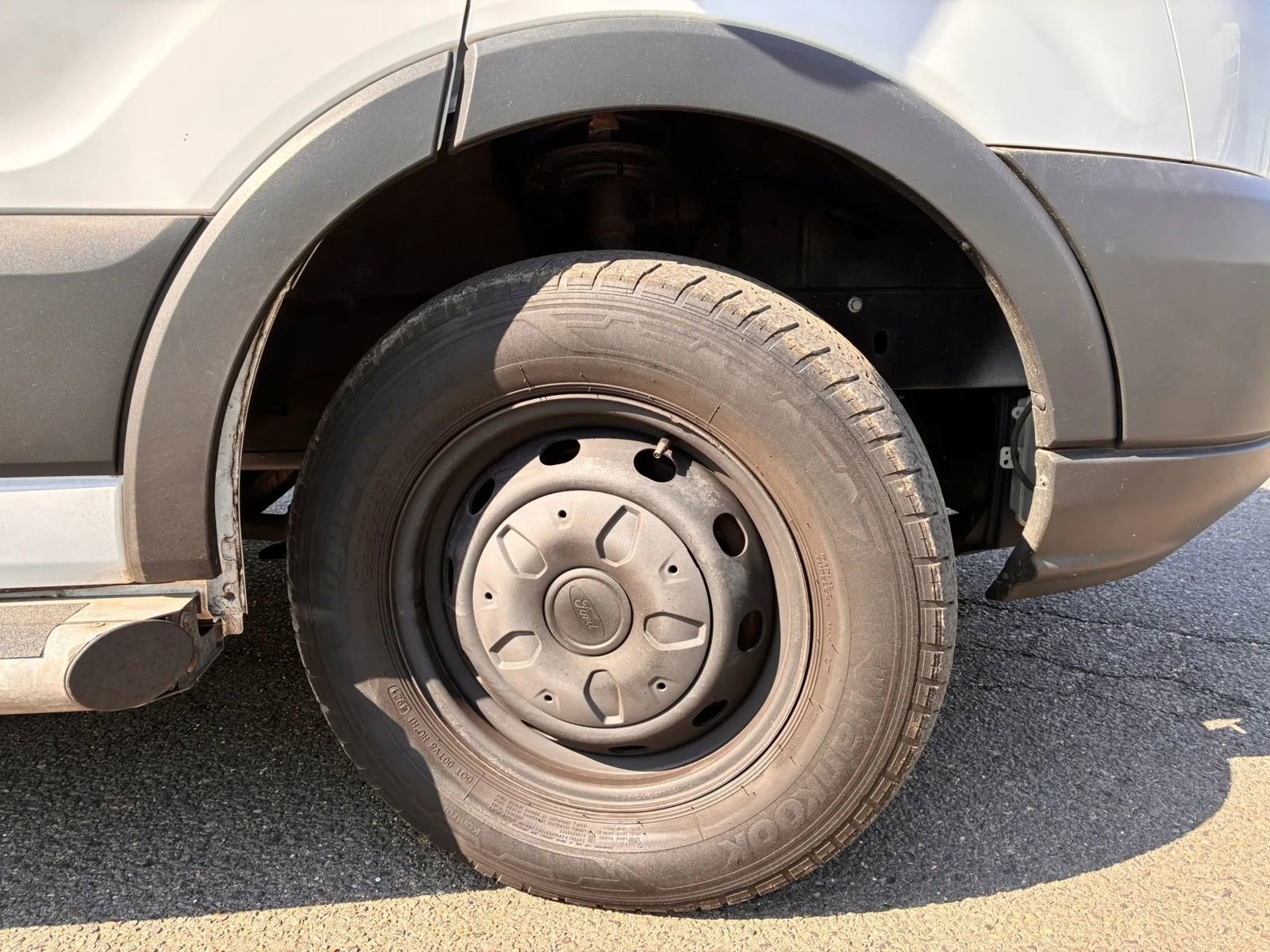 Used 2018 Ford Transit 250 130 Low Roof w/ Exterior Upgrade Package image 28