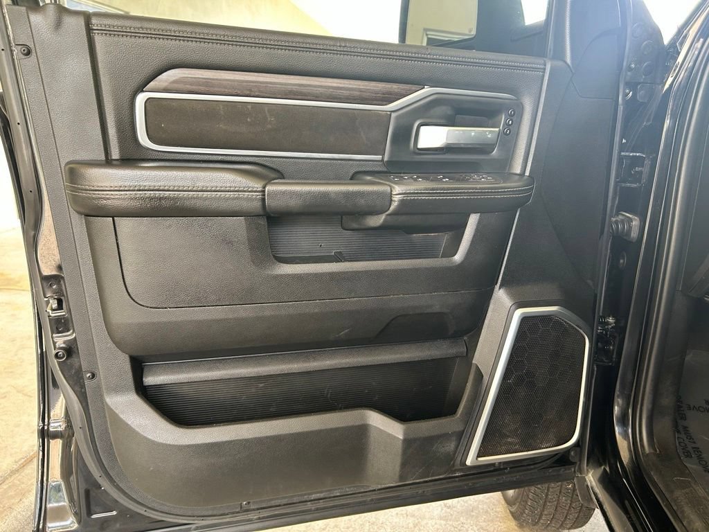 Used 2025 RAM 3500 Laramie w/ Night Edition AWD/4WD image 39