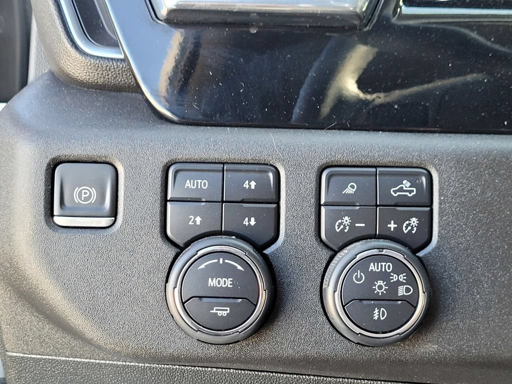 Used 2024 Chevrolet Silverado 2500 LTZ AWD/4WD image 28