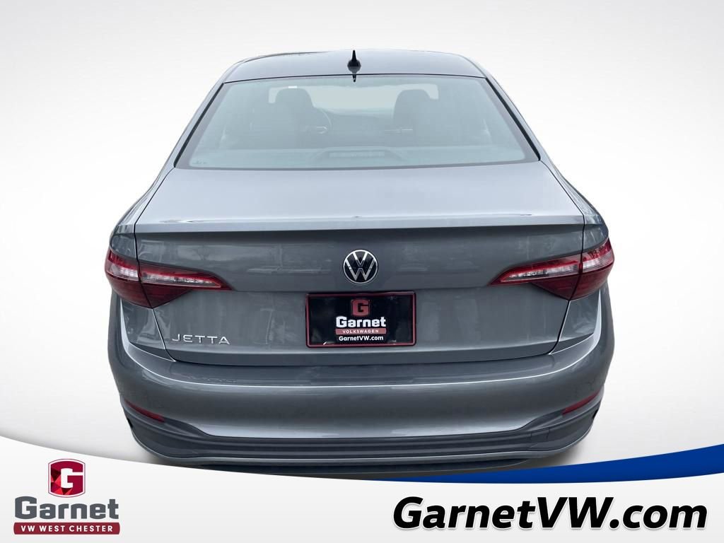 Used 2024 Volkswagen Jetta Sport image 4