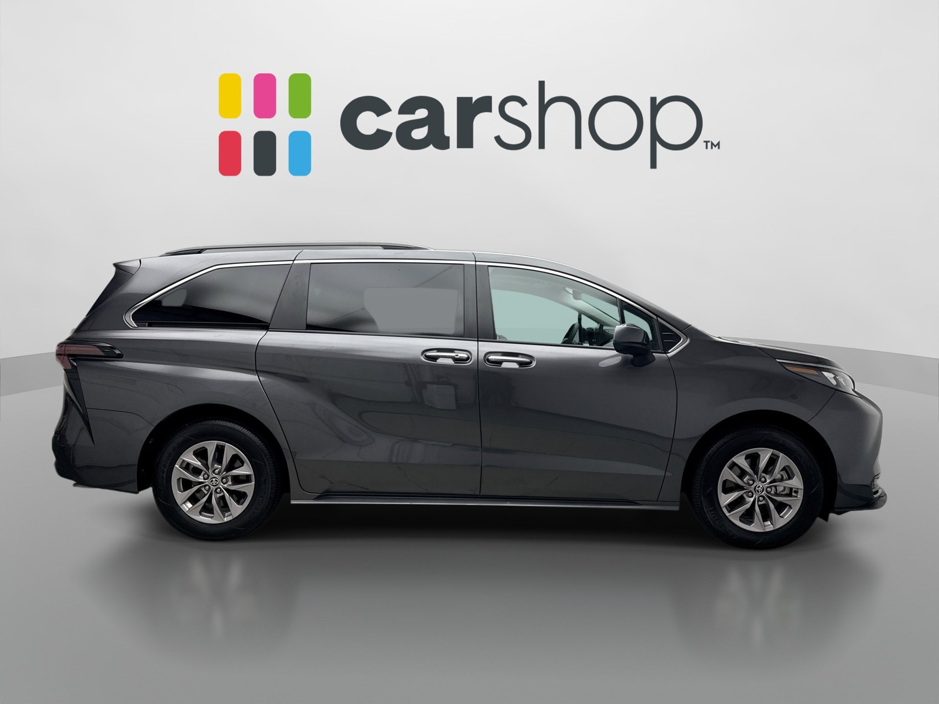 Used 2025 Toyota Sienna XLE AWD/4WD image 6