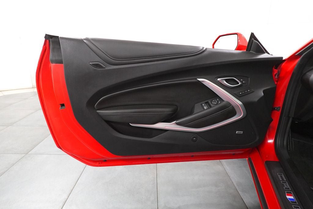 Used 2018 Chevrolet Camaro SS RWD image 19