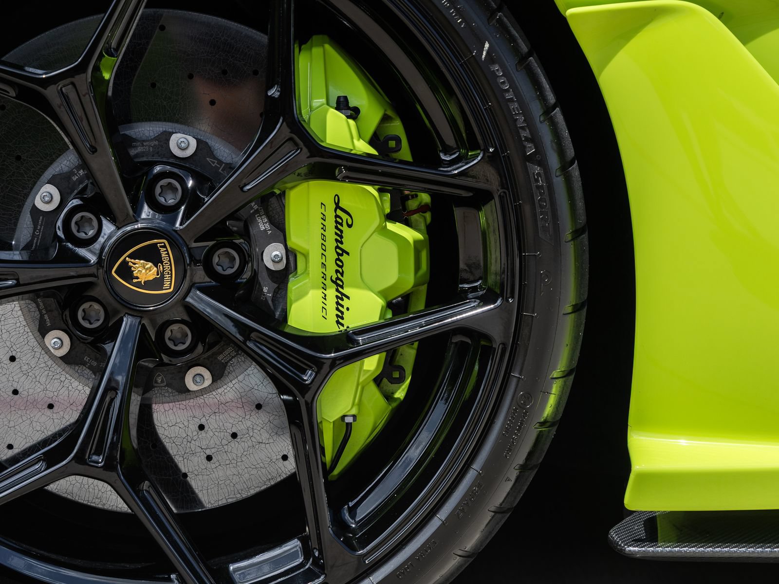 Used 2025 Lamborghini Revuelto AWD/4WD image 19