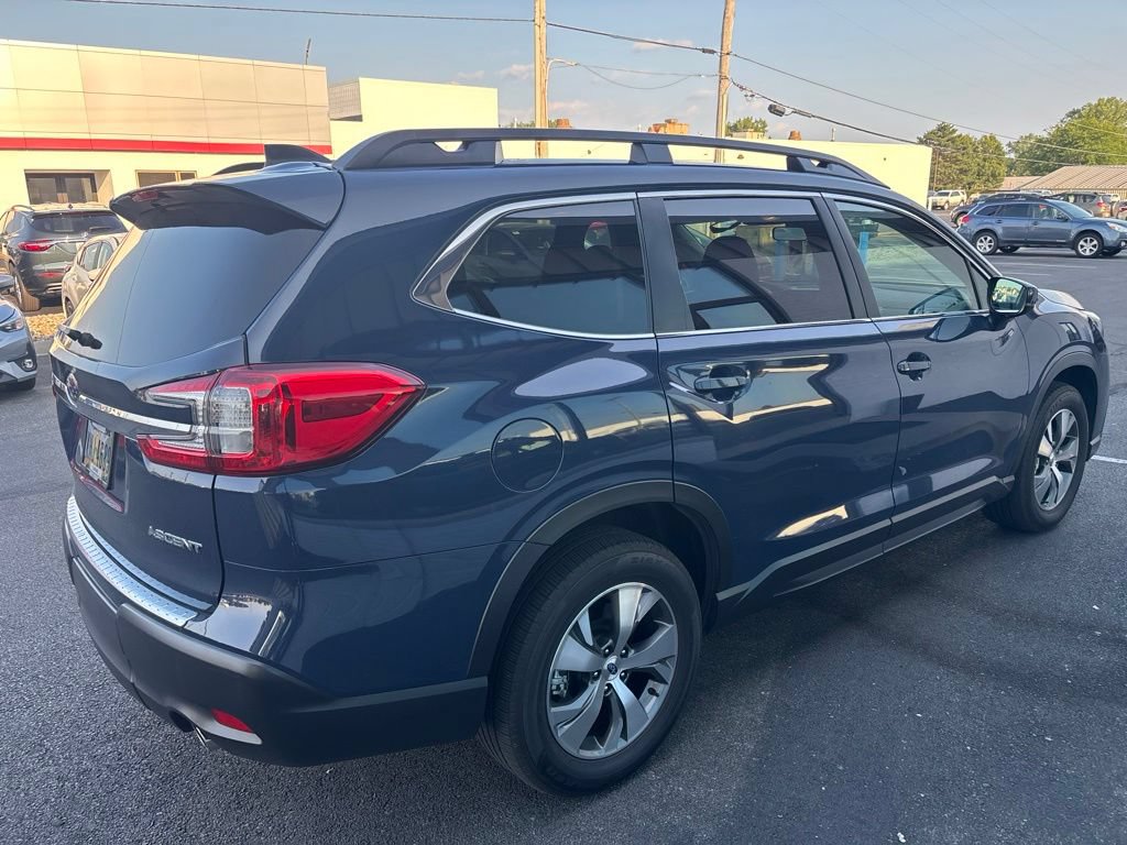 Used 2024 Subaru Ascent Premium AWD/4WD image 3