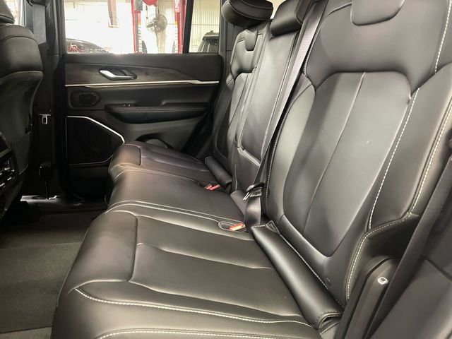 New 2026 Jeep Grand Cherokee Limited w/ Limited Altitude Package image 23