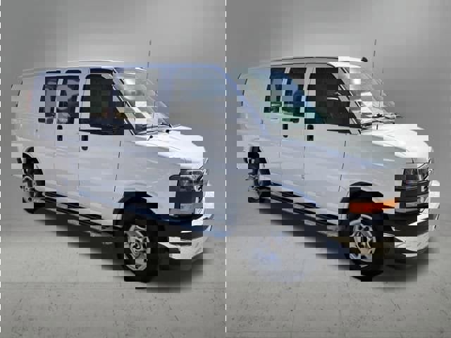 Used 2024 GMC Savana 2500 w/ Driver Convenience Package image 7