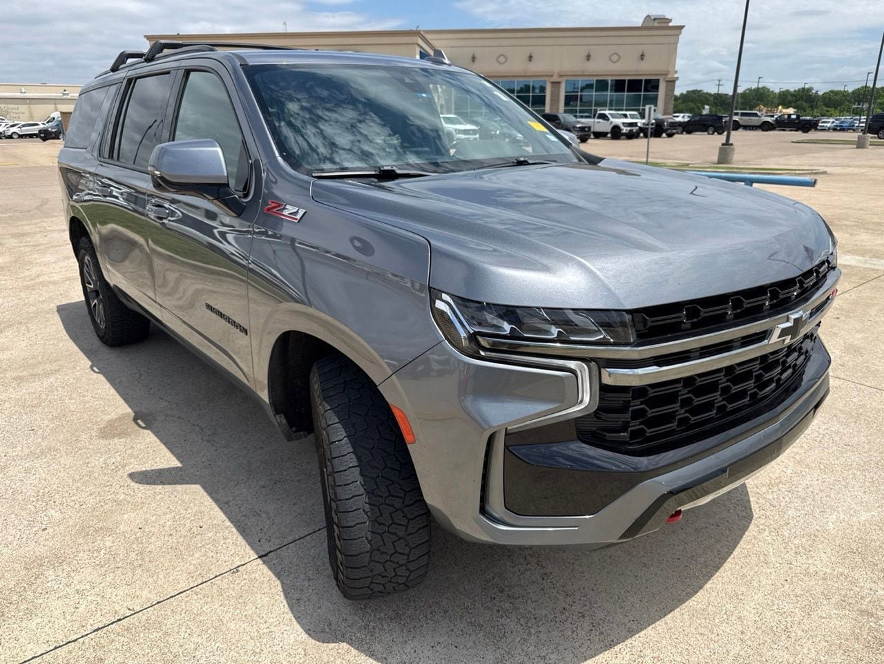 Used 2022 Chevrolet Suburban Z71 w/ Z71 Off-Road Package AWD/4WD image 18