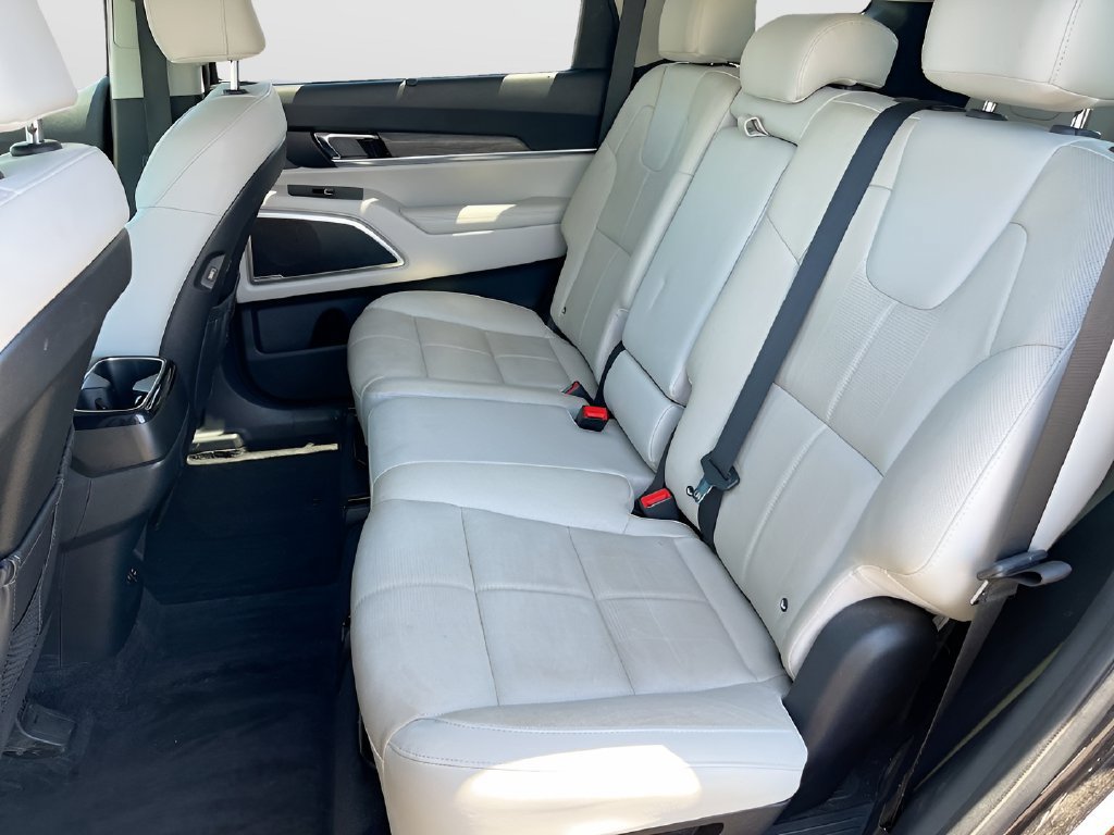 Used 2021 Kia Telluride EX AWD/4WD image 26